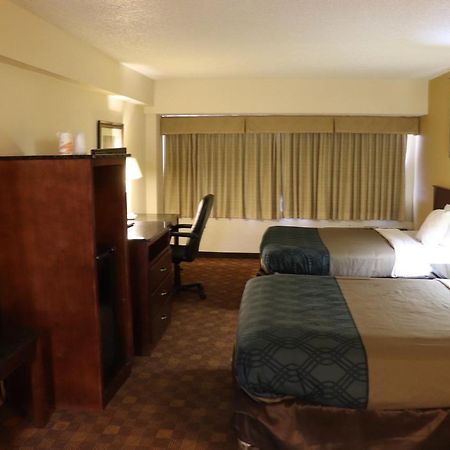 Rodeway Inn Sandston Buitenkant foto