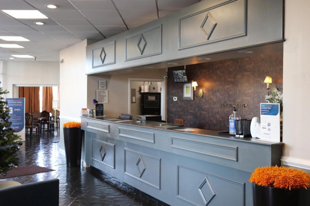 Rodeway Inn Sandston Buitenkant foto
