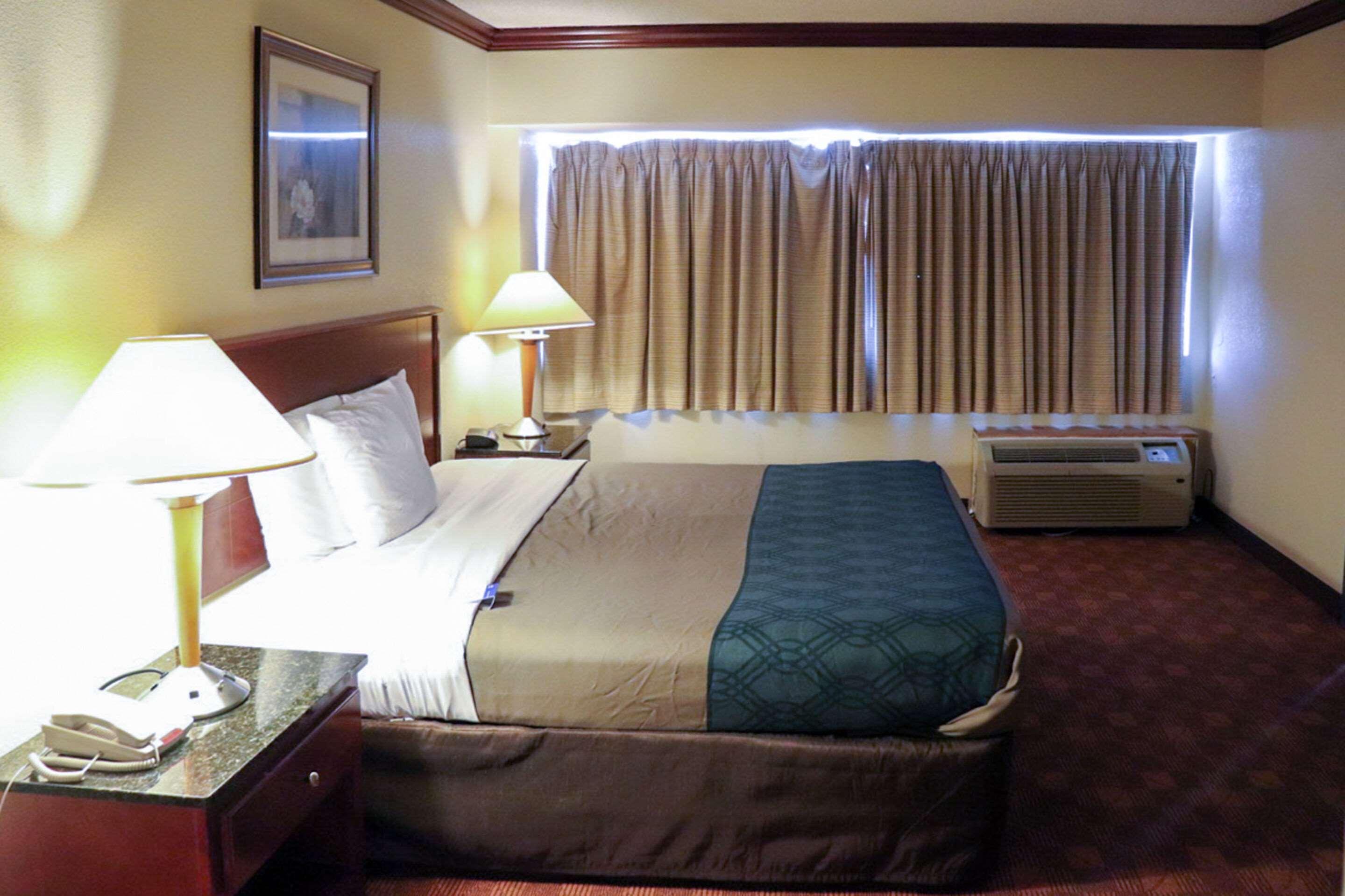 Rodeway Inn Sandston Buitenkant foto