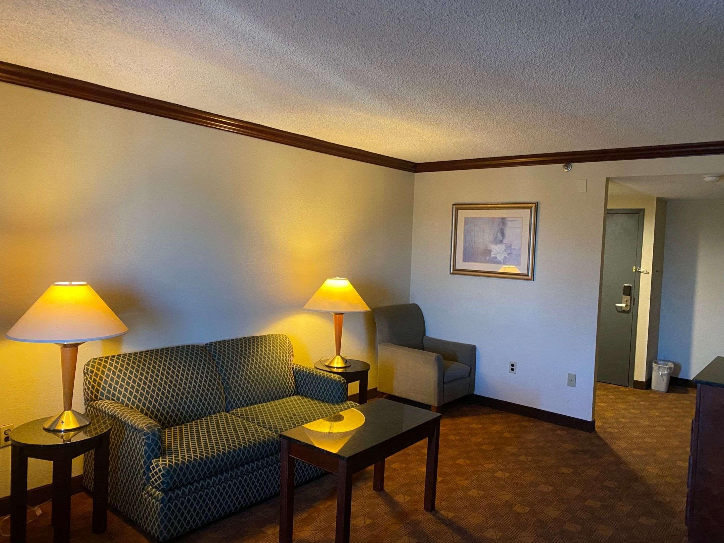 Rodeway Inn Sandston Buitenkant foto