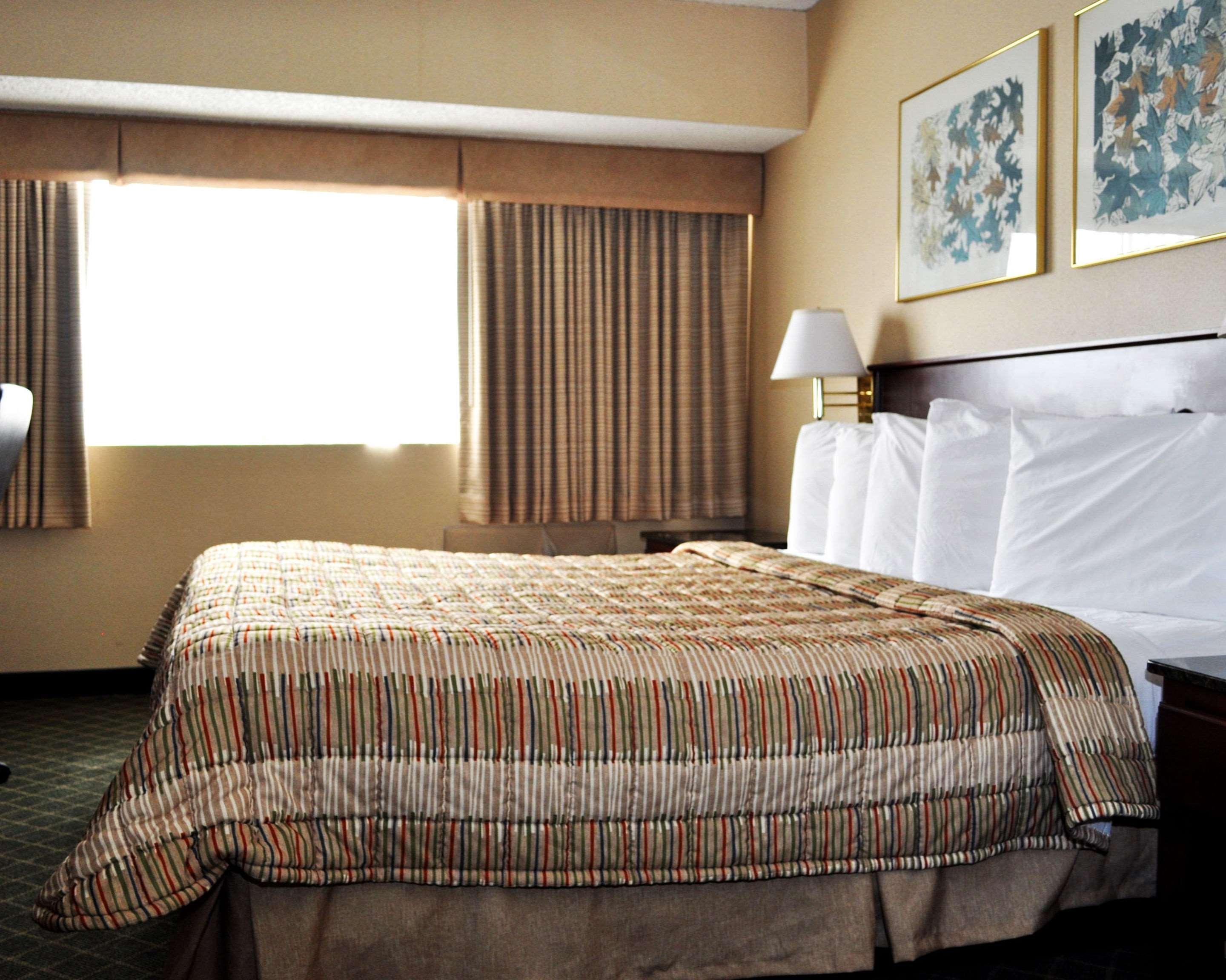 Rodeway Inn Sandston Buitenkant foto