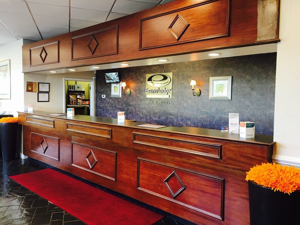Rodeway Inn Sandston Buitenkant foto