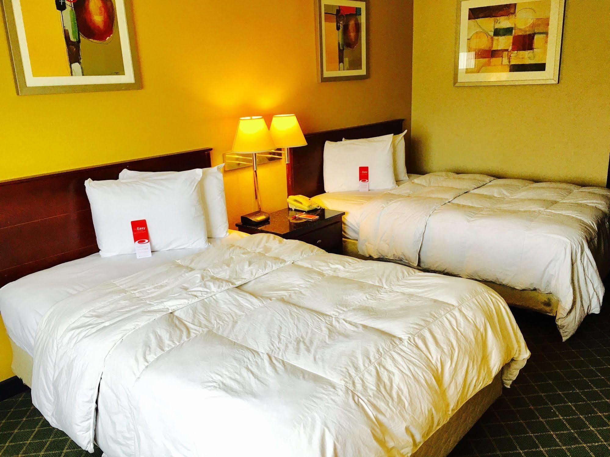 Rodeway Inn Sandston Buitenkant foto